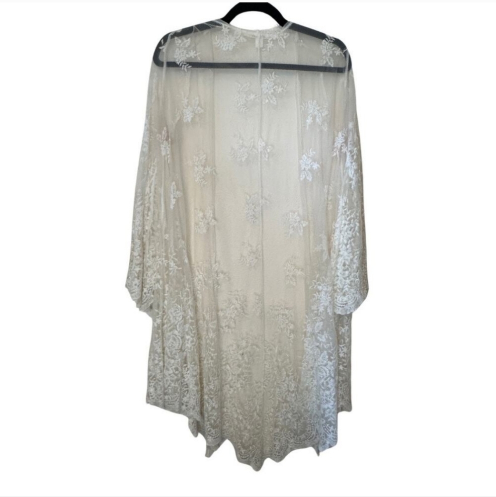 Francesca’s Miami Lace Bell Sleeve Cascading boho cover duster Medium - Picture 2 of 5